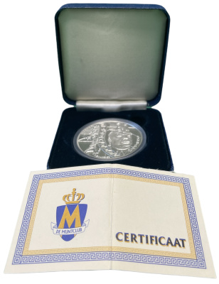 Нидерланды 20 евродолларов 2001 Альфред Хичкок (1899-1980), диаметр 39 мм., в коробке, с сертификатом серебро PROOF 00-00